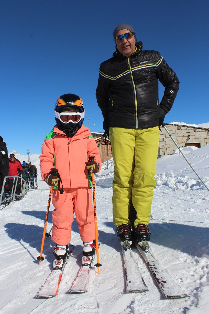 Hakkari'deki Kayak Merkezinde Tatil Yoğunluğu 11