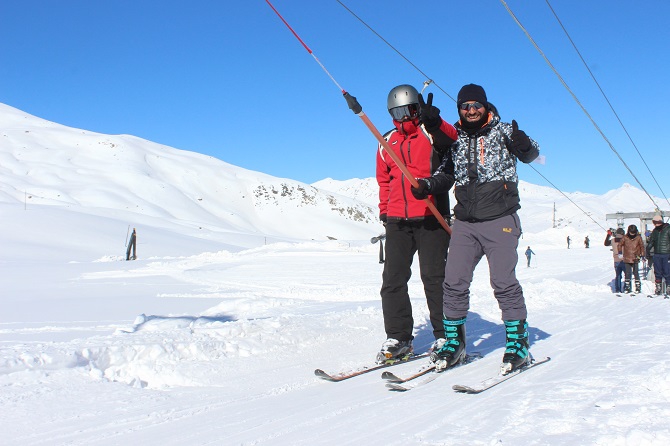 Hakkari'deki Kayak Merkezinde Tatil Yoğunluğu 12