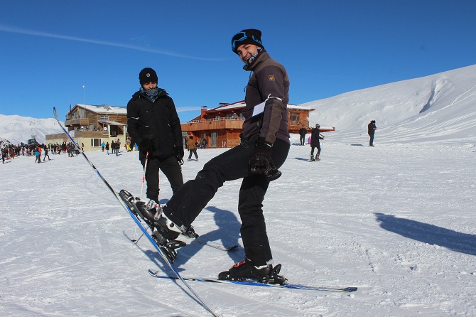 Hakkari'deki Kayak Merkezinde Tatil Yoğunluğu 17