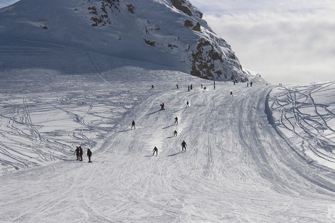 Hakkari'deki Kayak Merkezinde Tatil Yoğunluğu 8