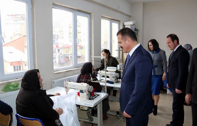 Vali Akbıyık'tan, Mesleki ve Teknik Kurslara ziyaret 4