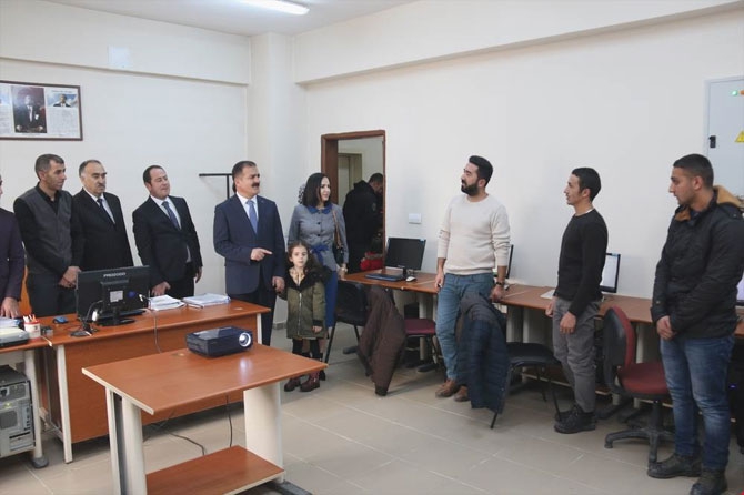 Vali Akbıyık'tan, Mesleki ve Teknik Kurslara ziyaret 6