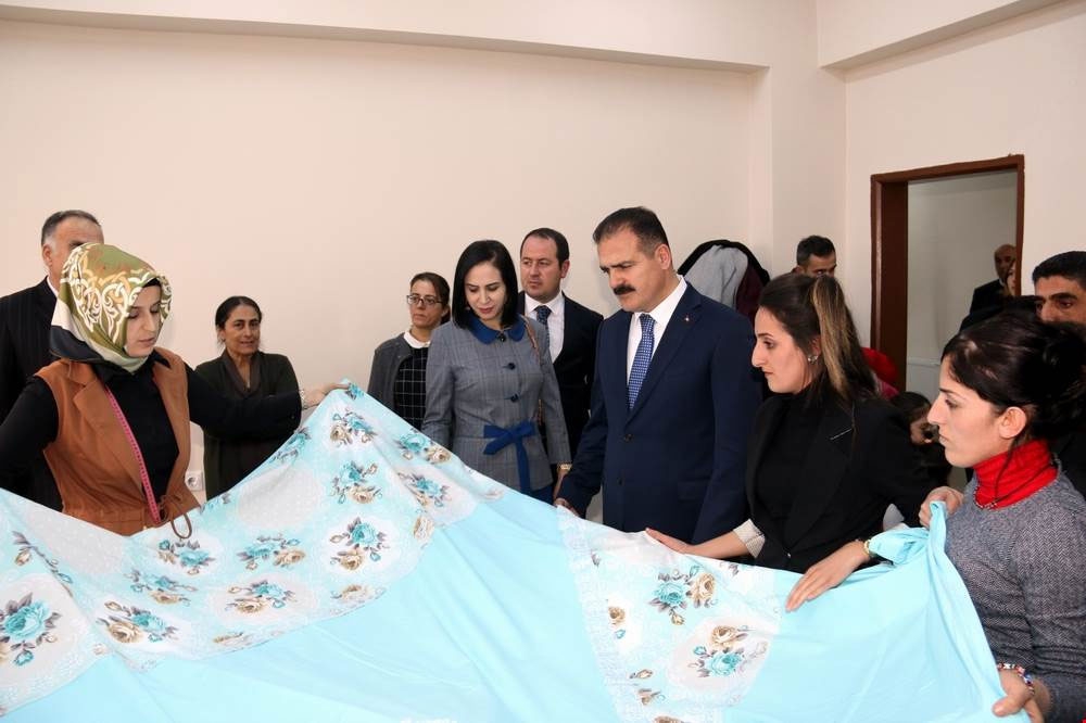 Vali Akbıyık'tan, Mesleki ve Teknik Kurslara ziyaret 8