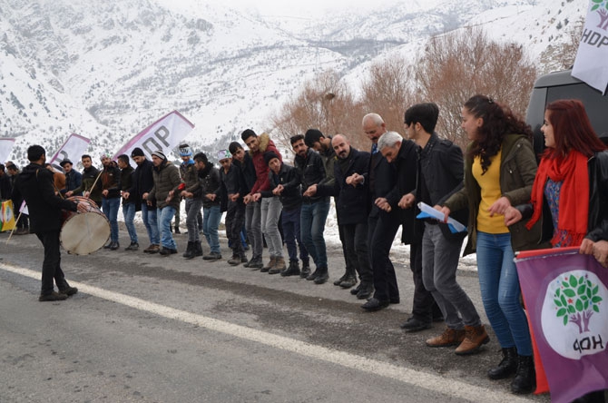 Hakkari’de HDP adaylarına görkemli karşılama 12