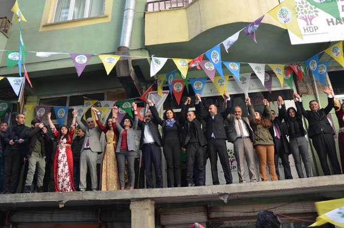 Hakkari’de HDP adaylarına görkemli karşılama 19