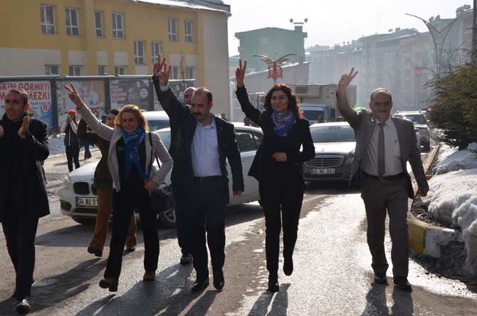 Hakkari’de HDP adaylarına görkemli karşılama 6