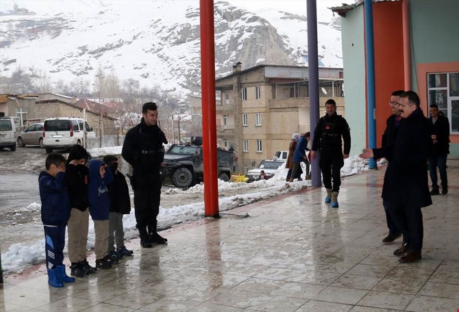Abıyık, Çocuk Oyun ve Kültür Merkezini ziyaret etti 11