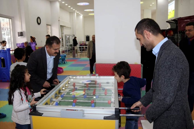 Abıyık, Çocuk Oyun ve Kültür Merkezini ziyaret etti 4