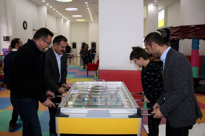 Abıyık, Çocuk Oyun ve Kültür Merkezini ziyaret etti 7