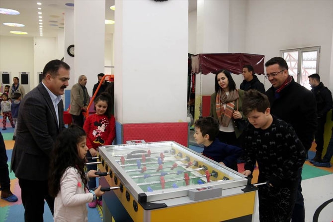 Abıyık, Çocuk Oyun ve Kültür Merkezini ziyaret etti 9