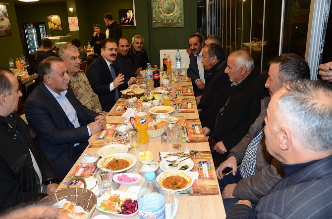 Vali Akbıyık, çalışanlar ile yemekte buluştu 12