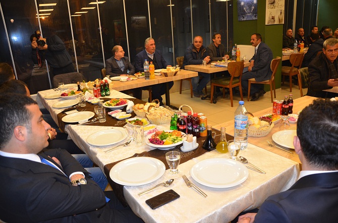 Vali Akbıyık, çalışanlar ile yemekte buluştu 17