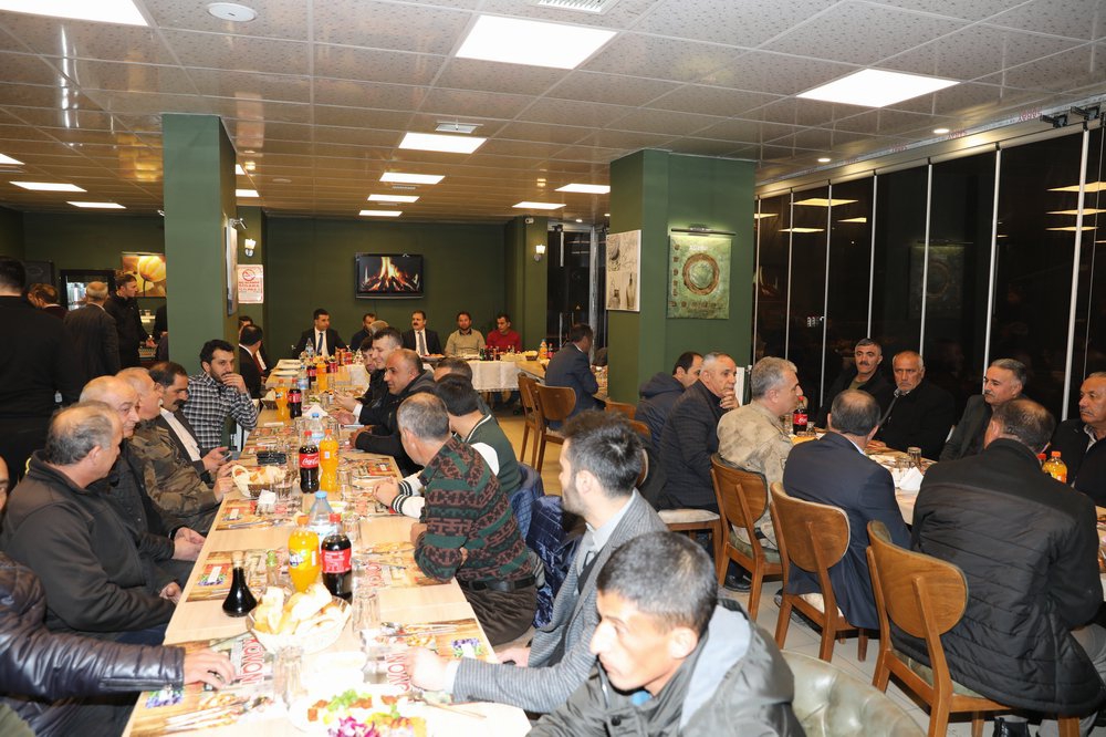 Vali Akbıyık, çalışanlar ile yemekte buluştu 18