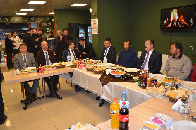 Vali Akbıyık, çalışanlar ile yemekte buluştu 4