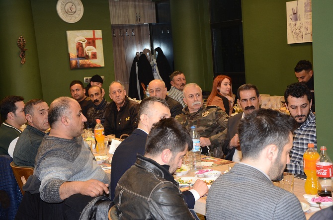 Vali Akbıyık, çalışanlar ile yemekte buluştu 9