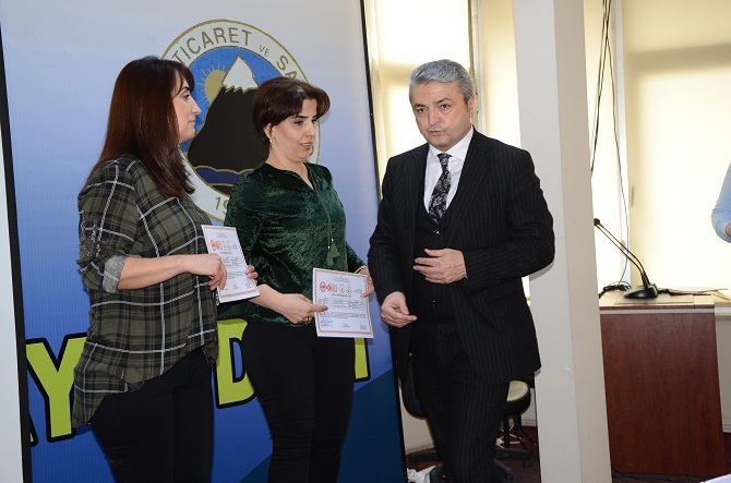 Hakkari Kadın Derneğinden sertifika töreni! 19