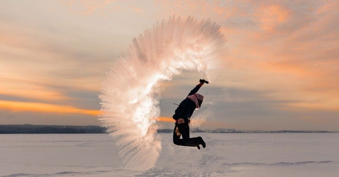 -50 derecede, kaynar su ile yaratılan buzlu sanat eserleri 4