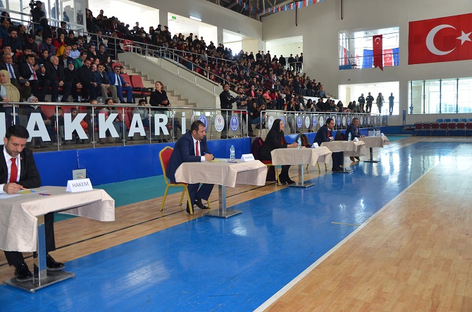 Hakkari'de okullar arası folklor yarışması düzenlendi 12