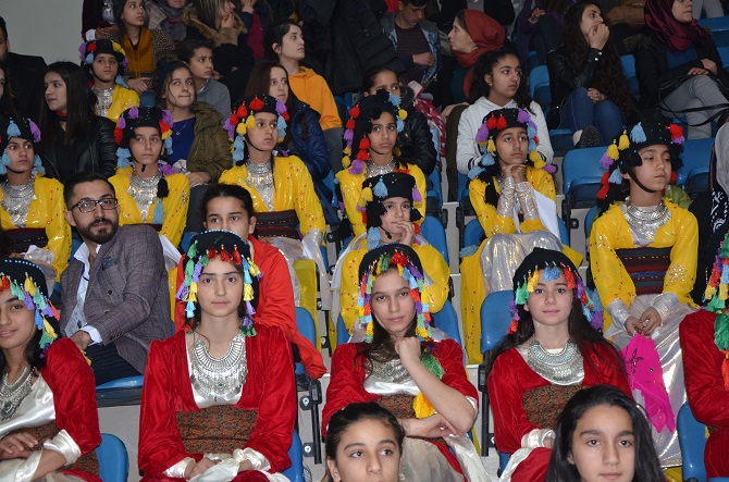 Hakkari'de okullar arası folklor yarışması düzenlendi 5