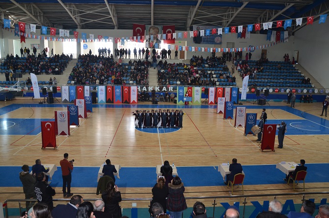 Hakkari'de okullar arası folklor yarışması düzenlendi 7