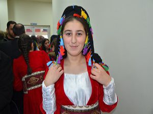 Hakkari'de okullar arası folklor yarışması düzenlendi