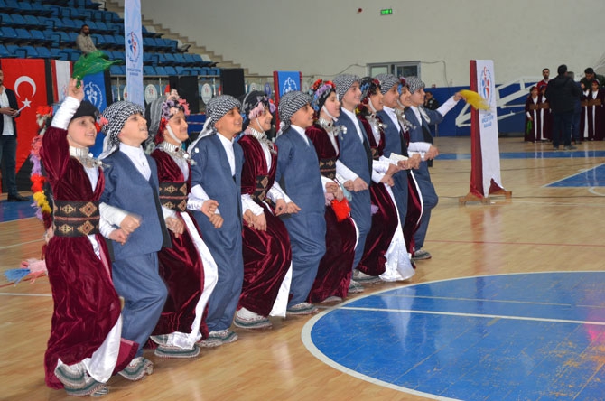 Hakkari kulüpler arası folklor yarışması 24