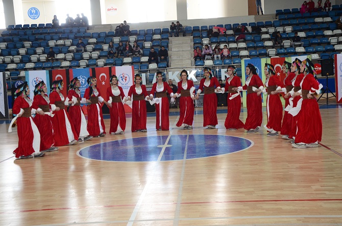 Hakkari kulüpler arası folklor yarışması 5