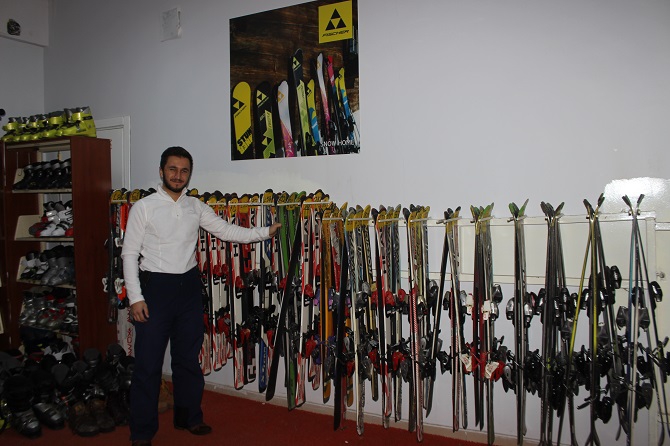 Hakkari'deki Kayak Merkezine Hafta Sonu Akını 23