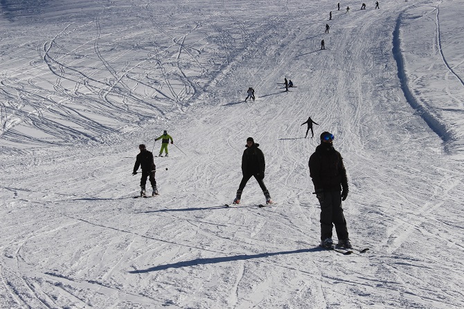 Hakkari'deki Kayak Merkezine Hafta Sonu Akını 8