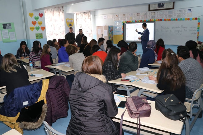 Hakkari'de öğretmenlere 'Akıl ve Zeka oyunları' eğitimi 10