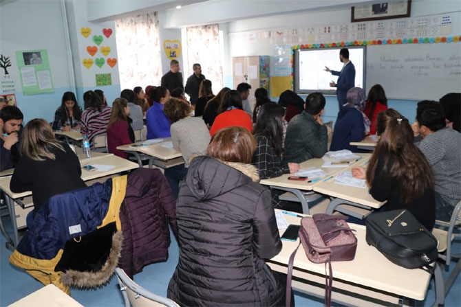 Hakkari'de öğretmenlere 'Akıl ve Zeka oyunları' eğitimi 11