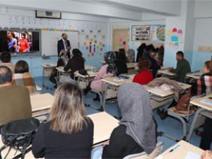 Hakkari'de öğretmenlere 'Akıl ve Zeka oyunları' eğitimi