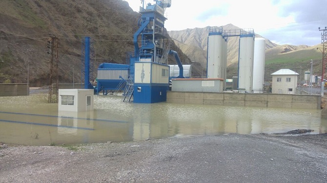 Hakkari ve ilçelerinde sağanak yağış hayatı felç etti 3