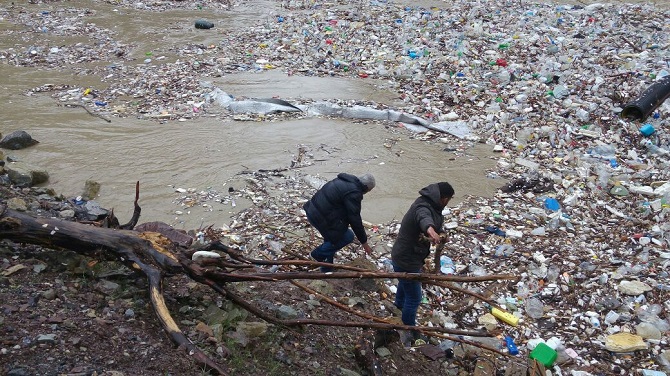 Hakkari ve ilçelerinde sağanak yağış hayatı felç etti 5