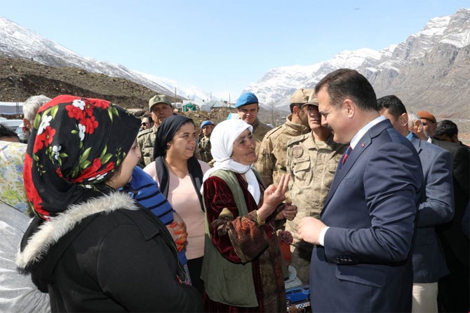 Çukurca'da 'Kafe Kütüphane' açıldı 1