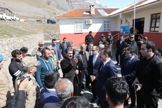 Çukurca'da 'Kafe Kütüphane' açıldı 9