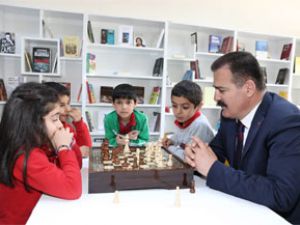 Çukurca'da 'Kafe Kütüphane' açıldı