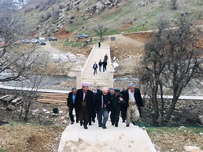 Şık, Yüksekova'da Bucak ve Dede Şemdinli'de 12