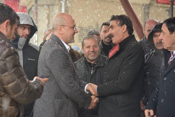 Şık, Yüksekova'da Bucak ve Dede Şemdinli'de 13