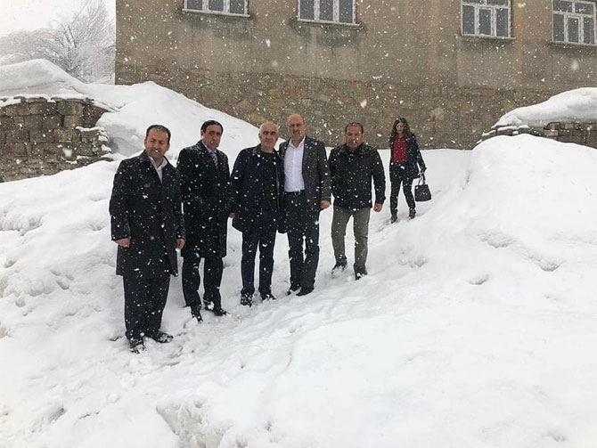 Şık, Yüksekova'da Bucak ve Dede Şemdinli'de 15