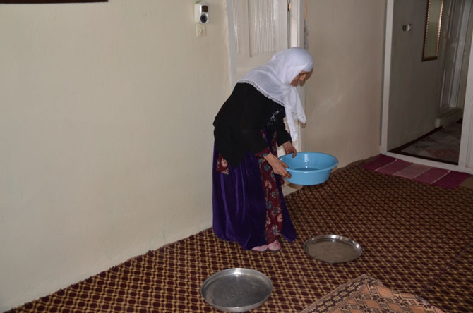 Bu evde yaşıyorlar ekmek bulamıyorlar! 10