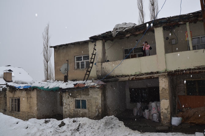 Bu evde yaşıyorlar ekmek bulamıyorlar! 4