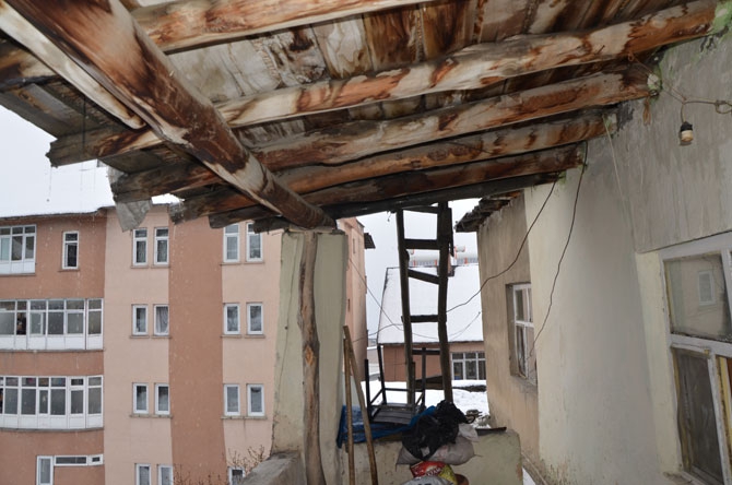 Bu evde yaşıyorlar ekmek bulamıyorlar! 9