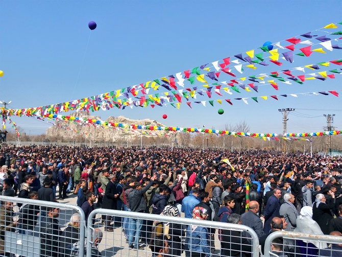 Diyarbakır, Van, Mardin ve Şırnak'ta Newroz! 1