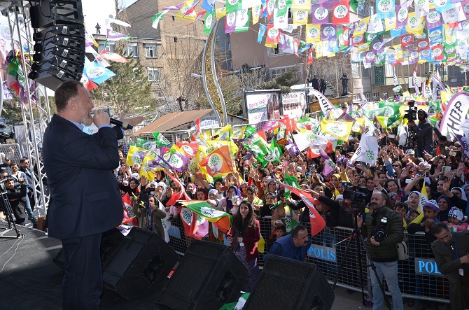 HDP eş genel başkanı Sezai Temelli Hakkari'de konuştu 18