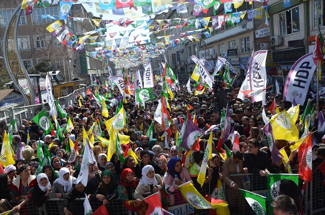 HDP eş genel başkanı Sezai Temelli Hakkari'de konuştu 9