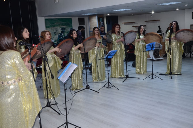 Hakkari’de avukatlar günü halaylarla kutlandı 10