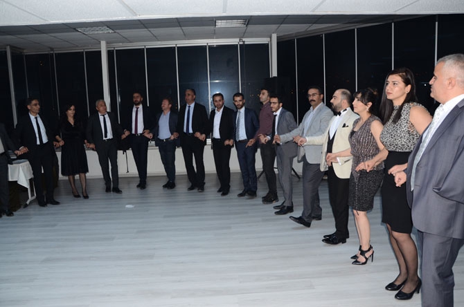 Hakkari’de avukatlar günü halaylarla kutlandı 11