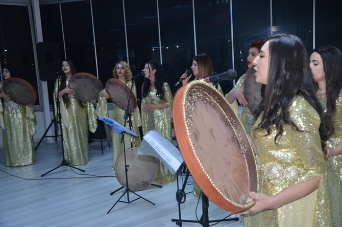 Hakkari’de avukatlar günü halaylarla kutlandı 13