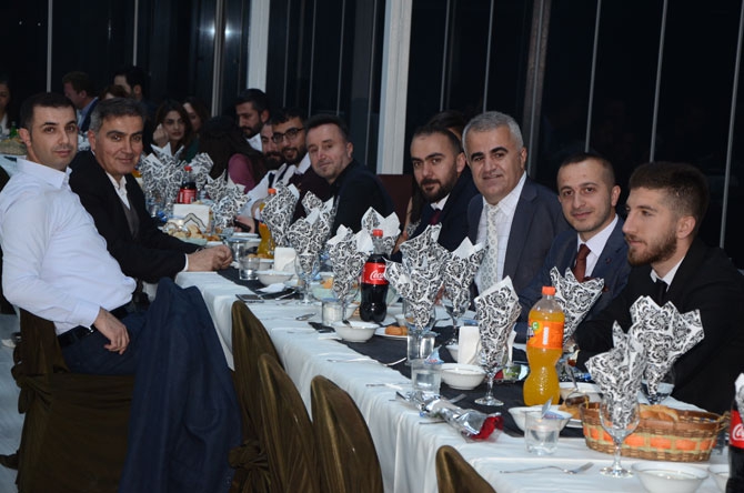 Hakkari’de avukatlar günü halaylarla kutlandı 6